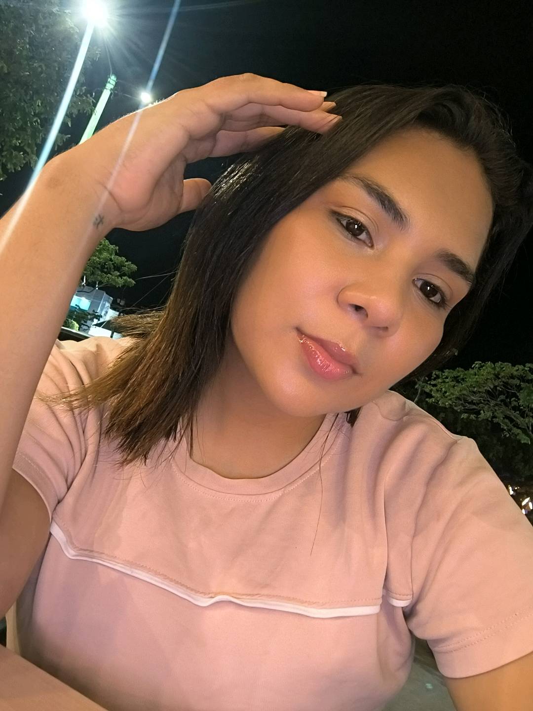 Nina from Colombia, one of the new people online on Dinchat