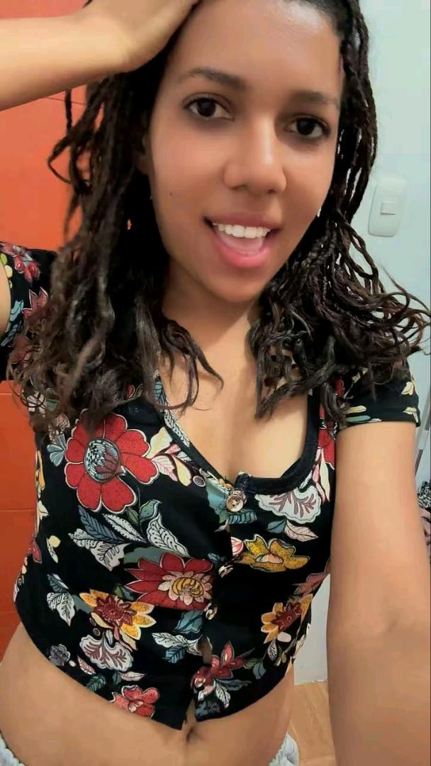 Reyna from Peru, online now on Dinchat