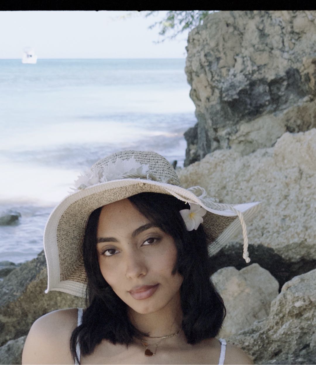 Meyline from Dominican Republic, online now on Dinchat