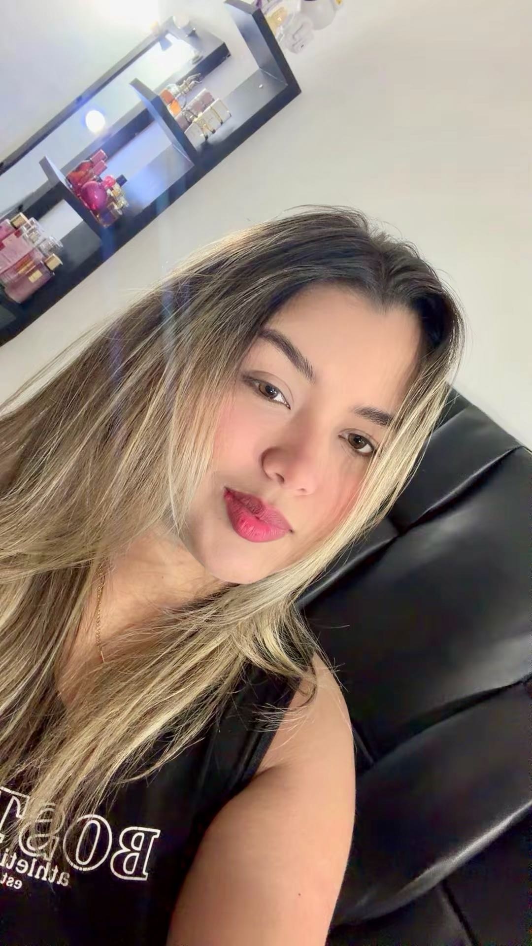 Maddie from Venezuela, online now on Dinchat